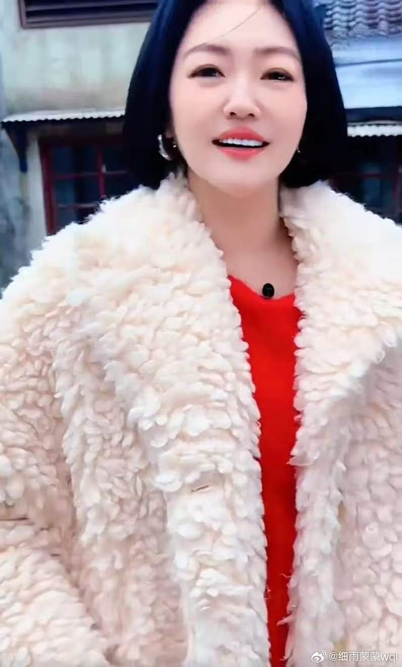 小S好友说完全理解她丧亲之痛好友不舍小S街头痛哭 有人在街头偶遇她酒后情绪崩溃，