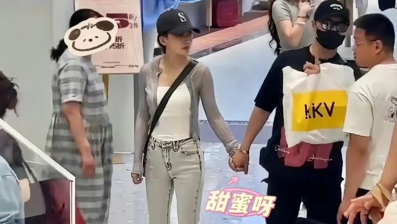汪峰女友森林北深夜回应网友热议，以平和自嘲的方式回怼网友评论，引发关注。此前与汪