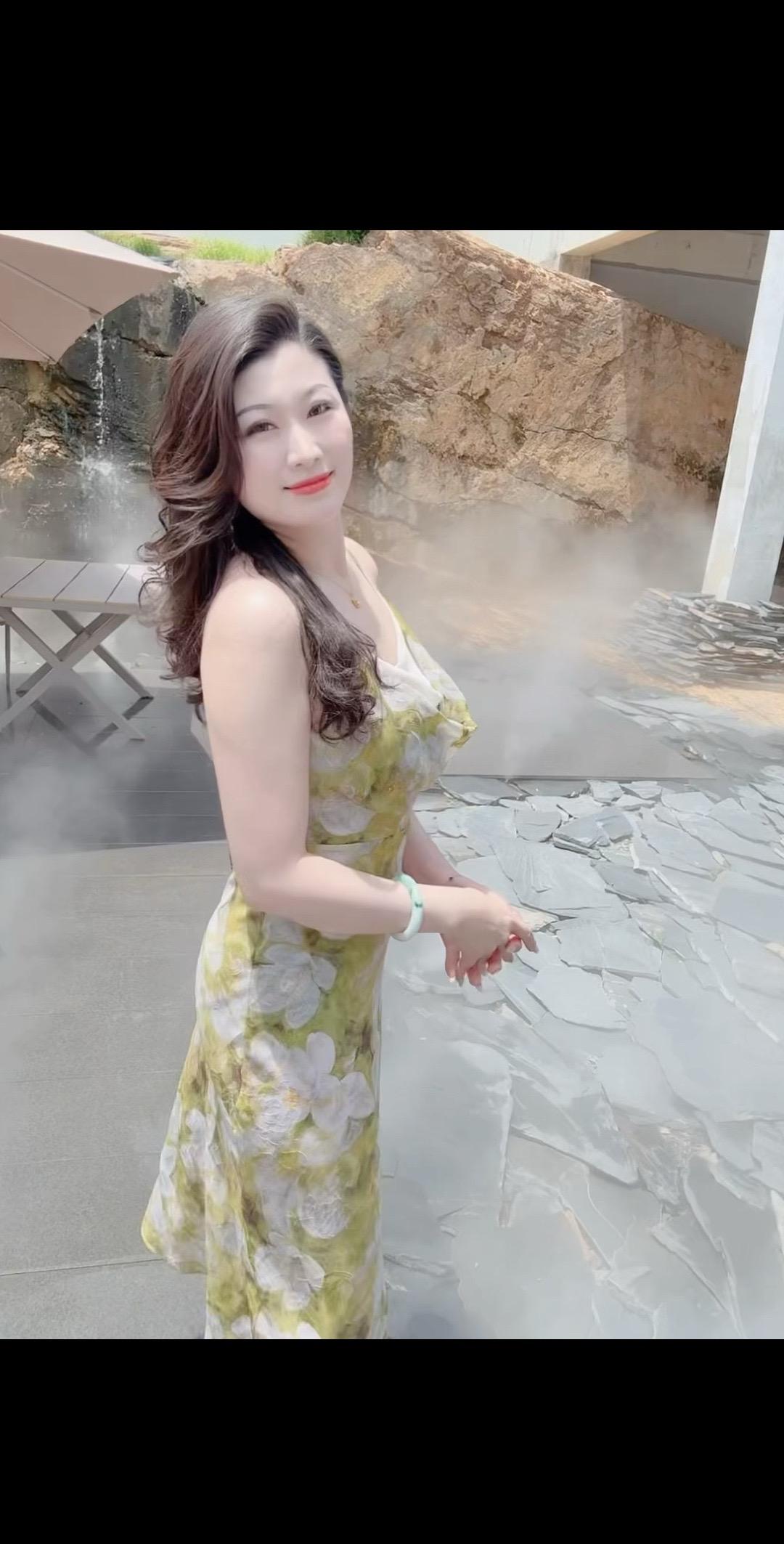 当人群里再也没有你想要的东西，你自然就不会往人群里挤了。