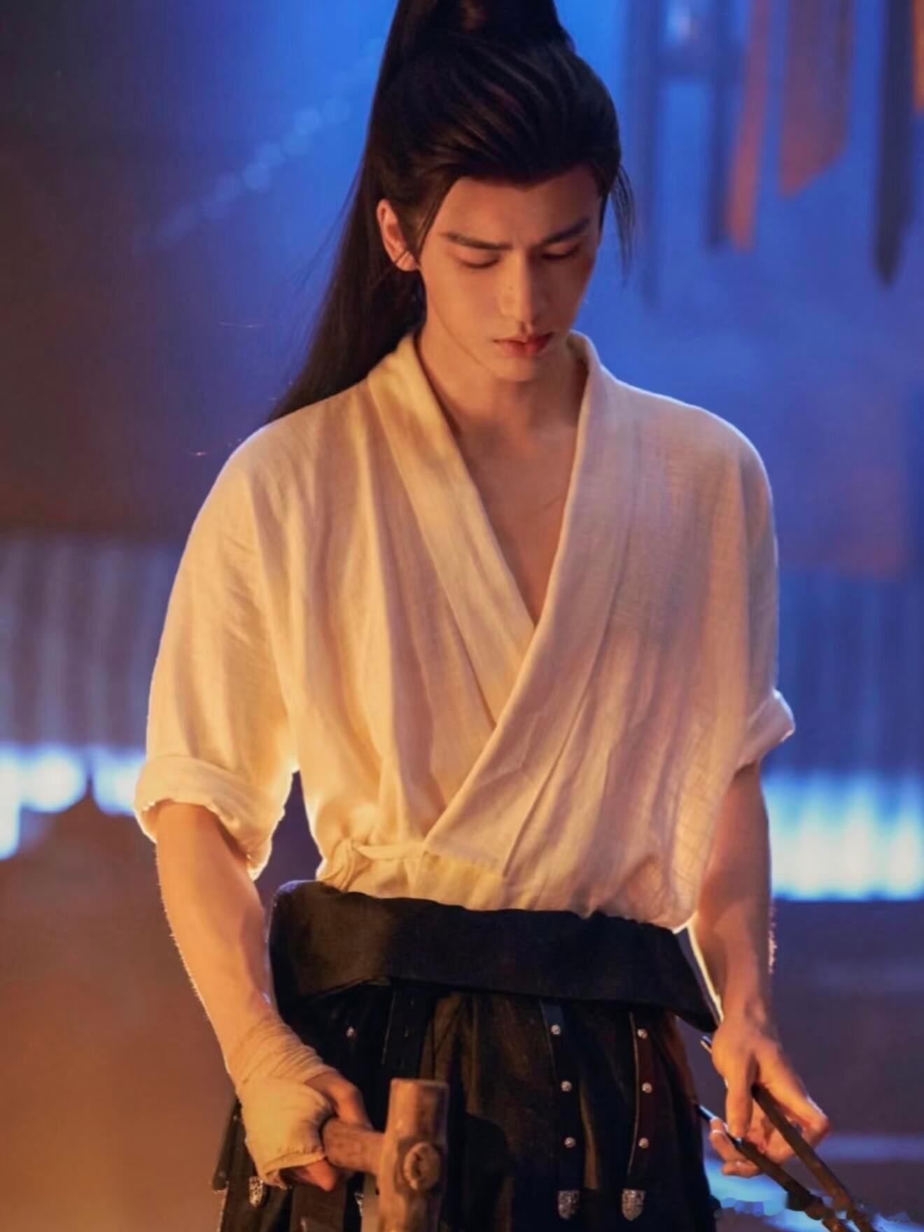 张凌赫逐玉庆功宴发言逐玉张凌赫壁纸 每张都会被震惊到太美貌了逐玉这部剧垂直入坑了