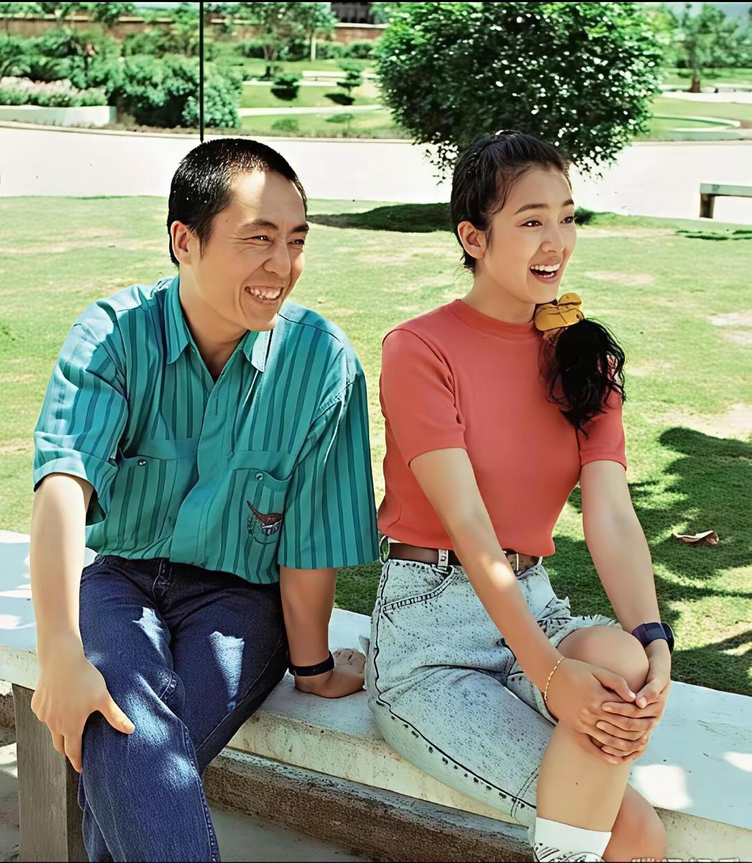男才女有貌，
脸上总带笑。
幸福度生平，
代差不重要。