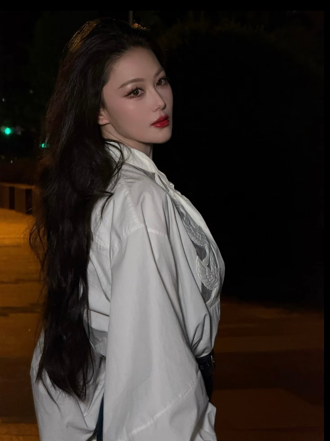 喜欢你我也是 世间所有浪漫景致，都不及你抬眼一瞬 ​​​