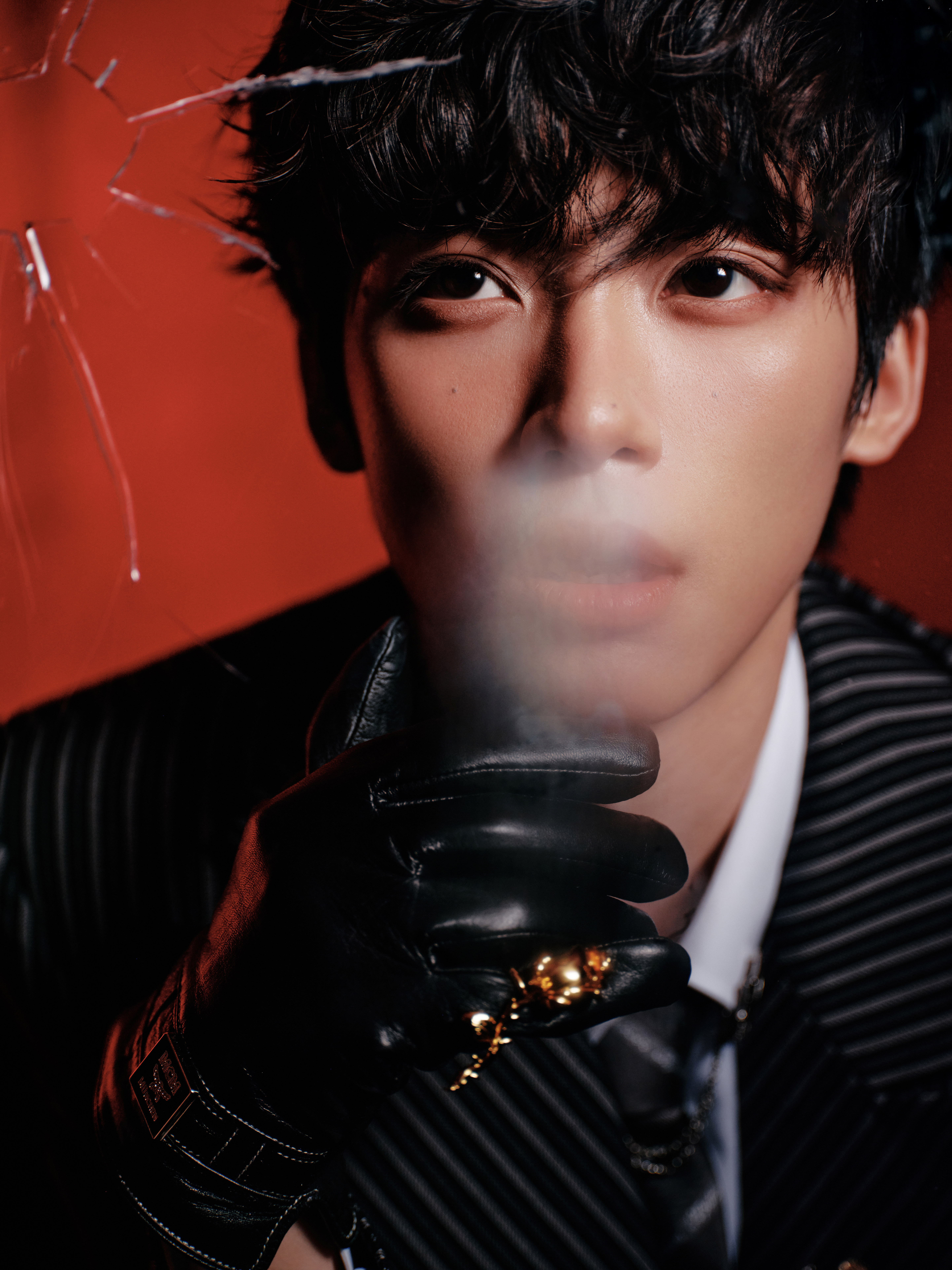 梓渝模仿诸葛亮表情包除了模仿诸葛亮表情包和魔性改编《萤火星球》，还解锁了南京高淳