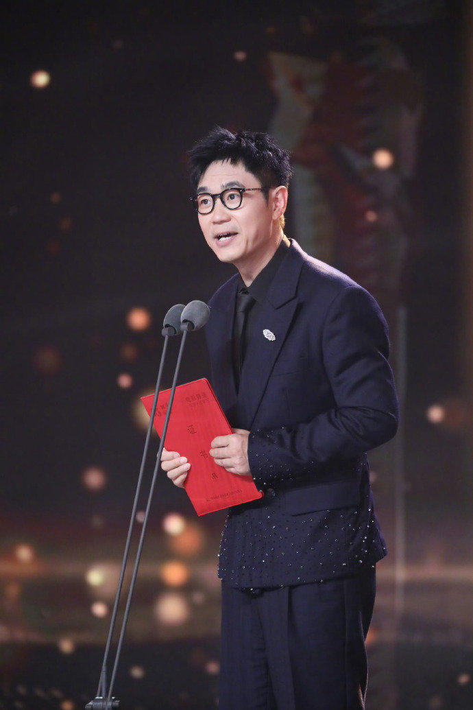 大鹏11年从新人导演成长为实力派导演大鹏获最受传媒关注导演编剧传媒关注单元看重真