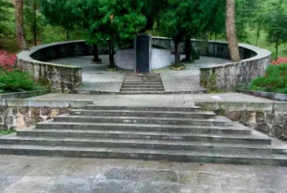 常胜将军粟裕：死后为何葬在黄山谭家桥？原因与他的这次惨败有关！

粟裕，人民解放