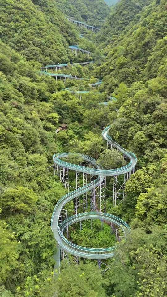 我很少用震撼来形容一个山野乐园！绝了！！