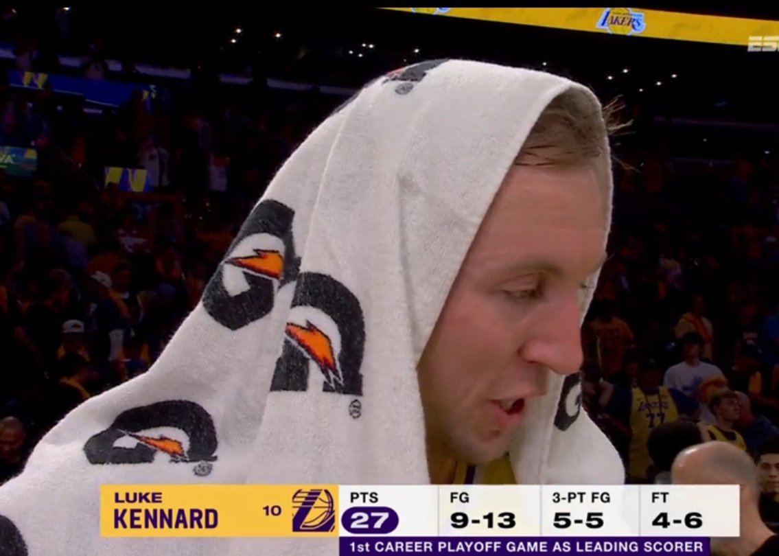 阿门谈肯纳德的爆发之夜："那是我对位的球员。他打疯了。我必须拿出更好的表现。"湖