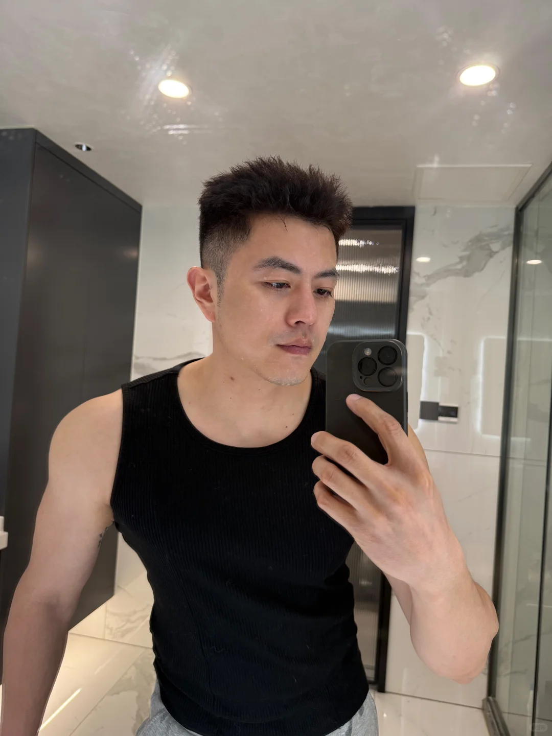 洗干净了！今天做1️⃣个清爽健身男