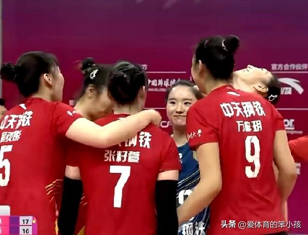 在全国女排超级联赛半决赛的第二场比拼当中，江苏女排首战0:3完败给天津女排的不利