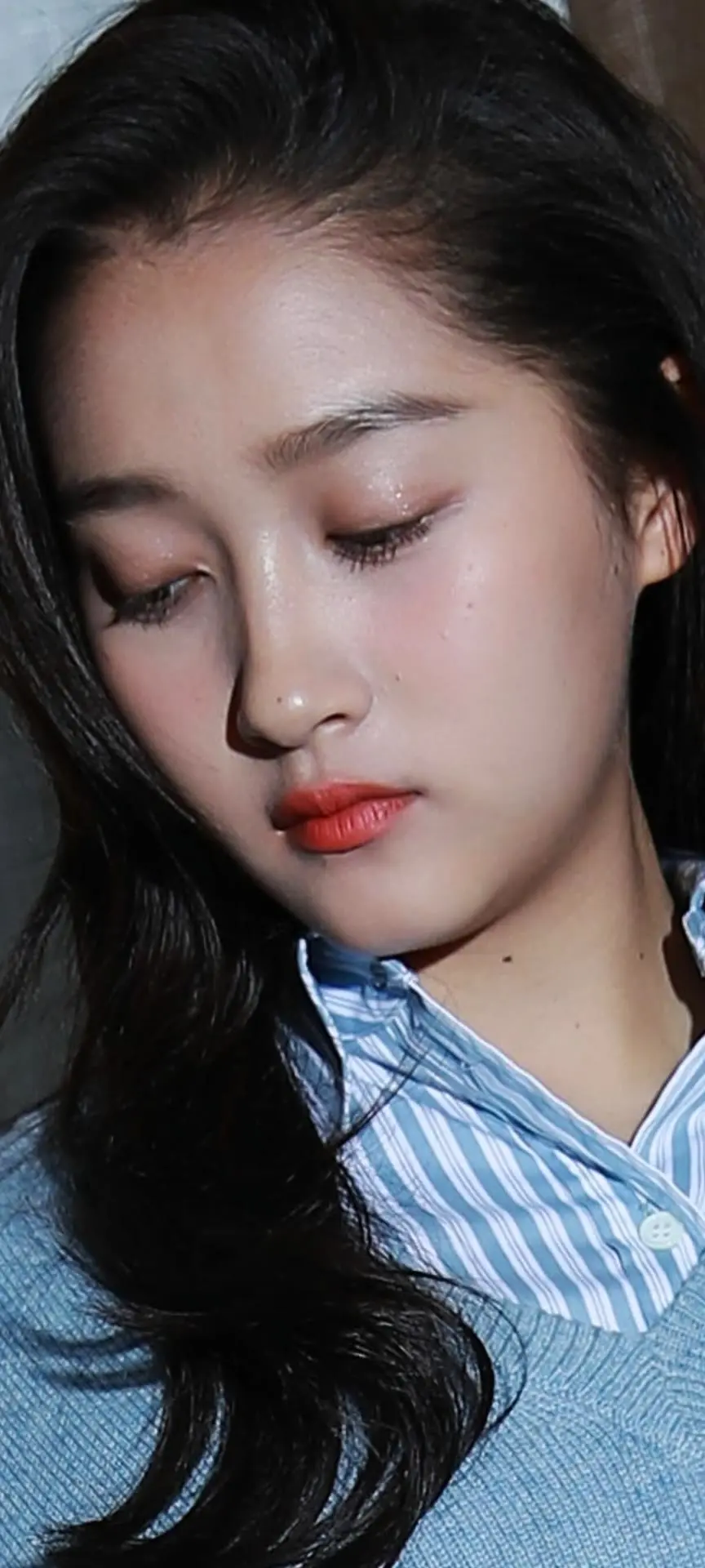 人生如逆旅我亦是行人但愿初相见不负有心人