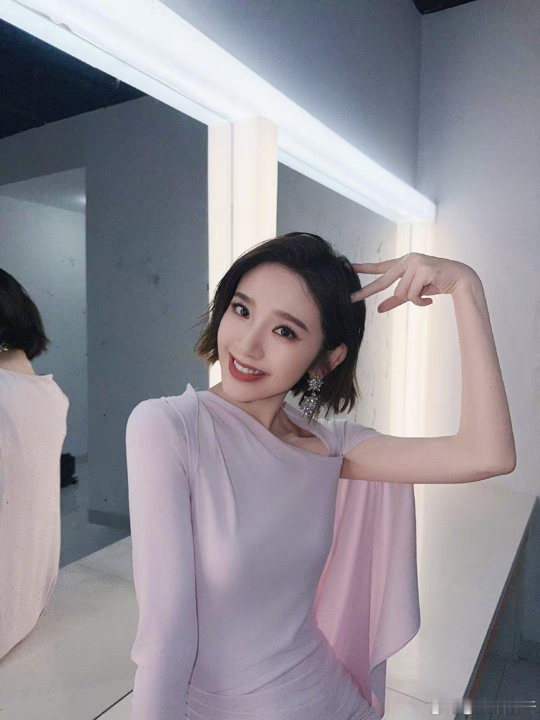 王濛说唐艺昕是骂人骂上去的吧王濛说唐艺昕名次是骂人骂上去的笑到肚子疼！也就只有王