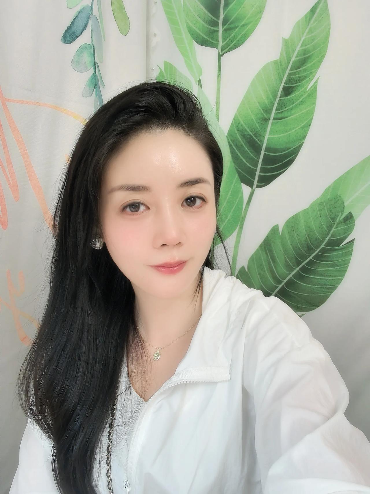 美颜相机的这个滤镜应该改成叫 “天使滤镜” [送心][奸笑][比心]