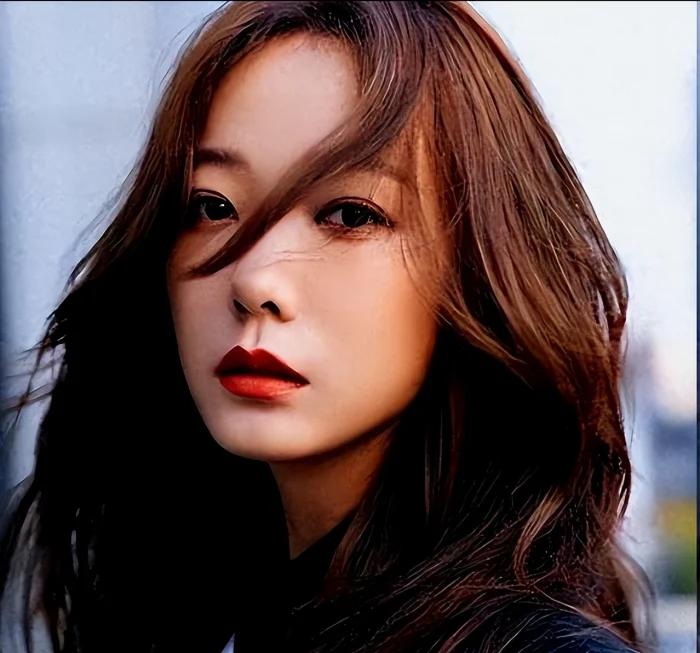 从《奋斗》里敢爱敢恨的米莱，到如今咬牙接下《烈日灼心》的大尺度戏份，王珞丹的遭遇