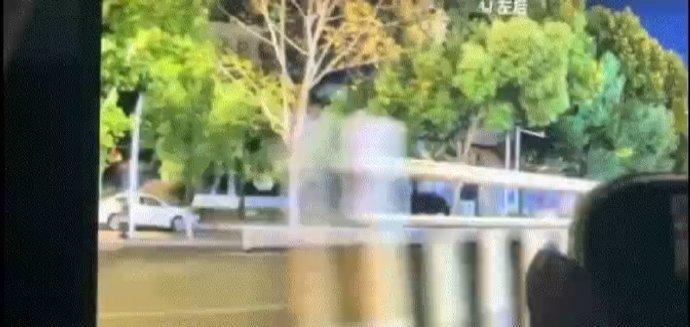和女朋友吵架完泄愤？车速128.9千米/小时！！看这真的太吓人了 ​ ​​​