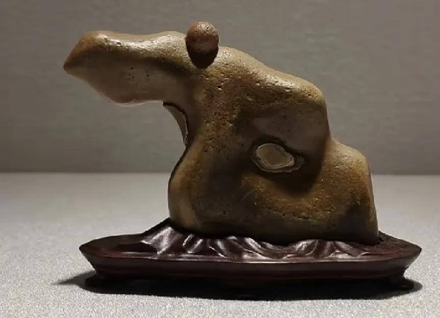 奇石欣赏（5）
这是什么阵仗？