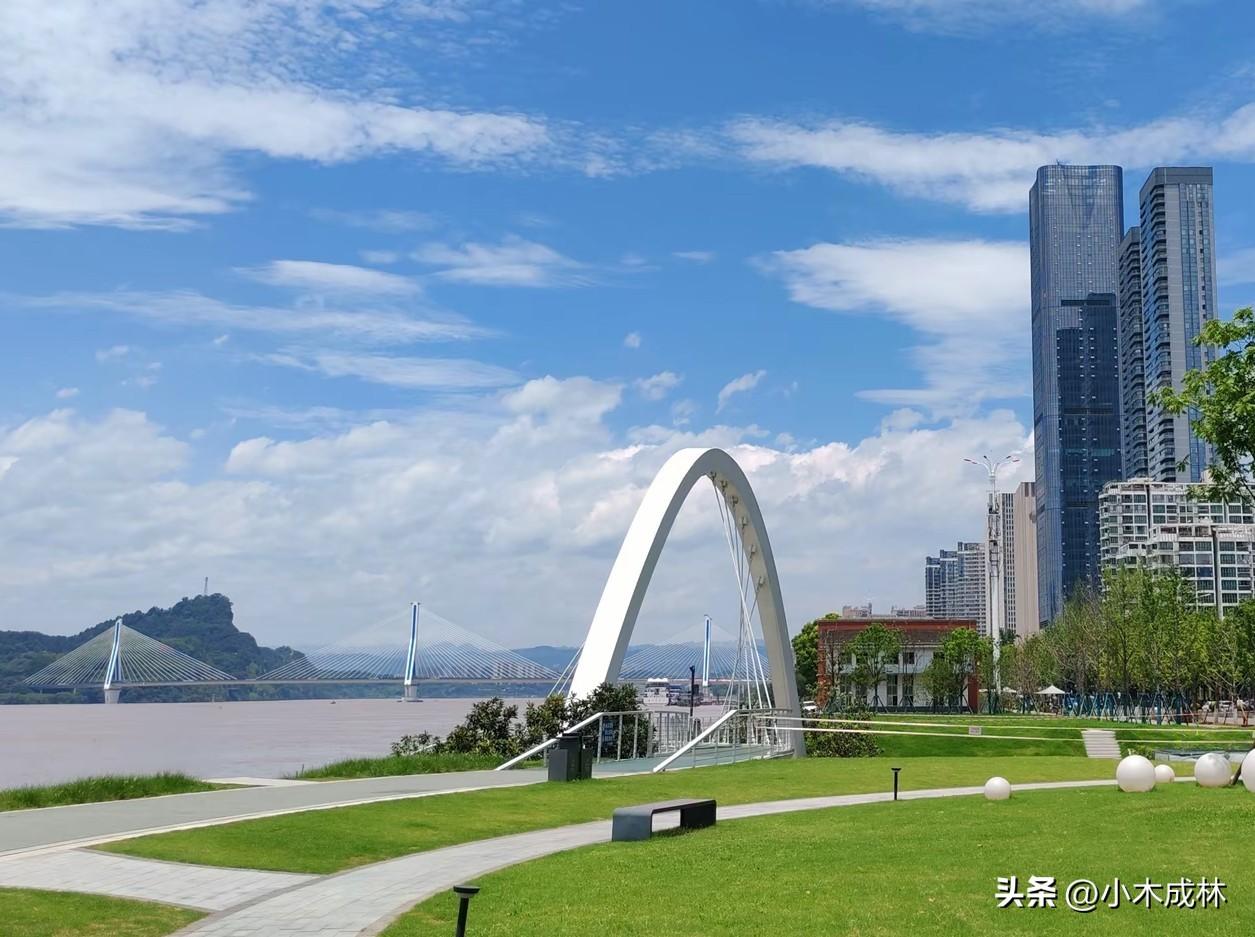 快来看看我新换的主页背景吧