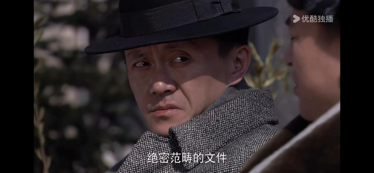 《悬崖》要不是陈景瑜那份名单，周乙再也见不到孙悦剑。

看着烟囱冒着黑烟，孙悦剑