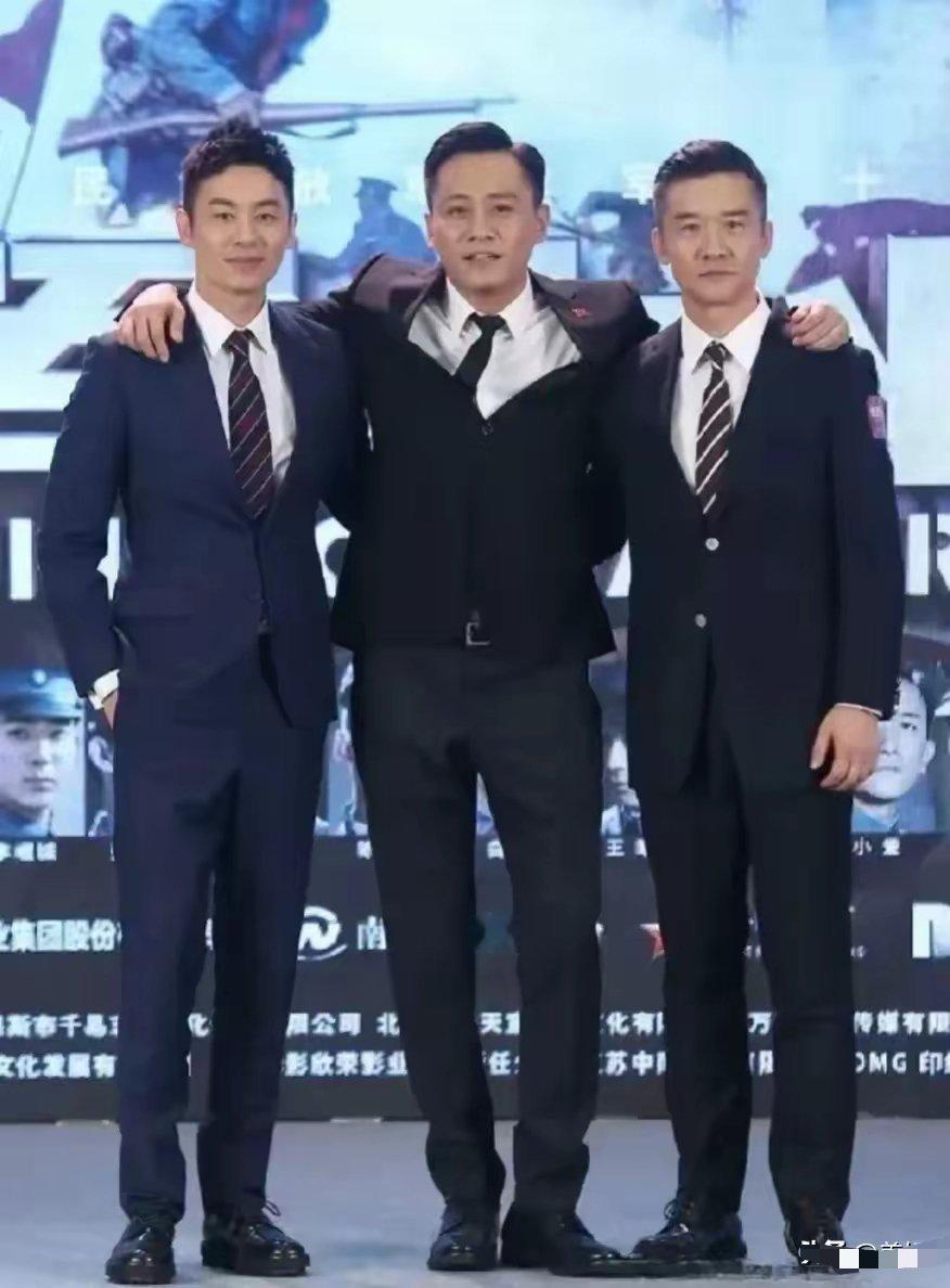 三大帅哥同框了刘烨身高186朱亚文身高183黄志忠身高182 ​​​