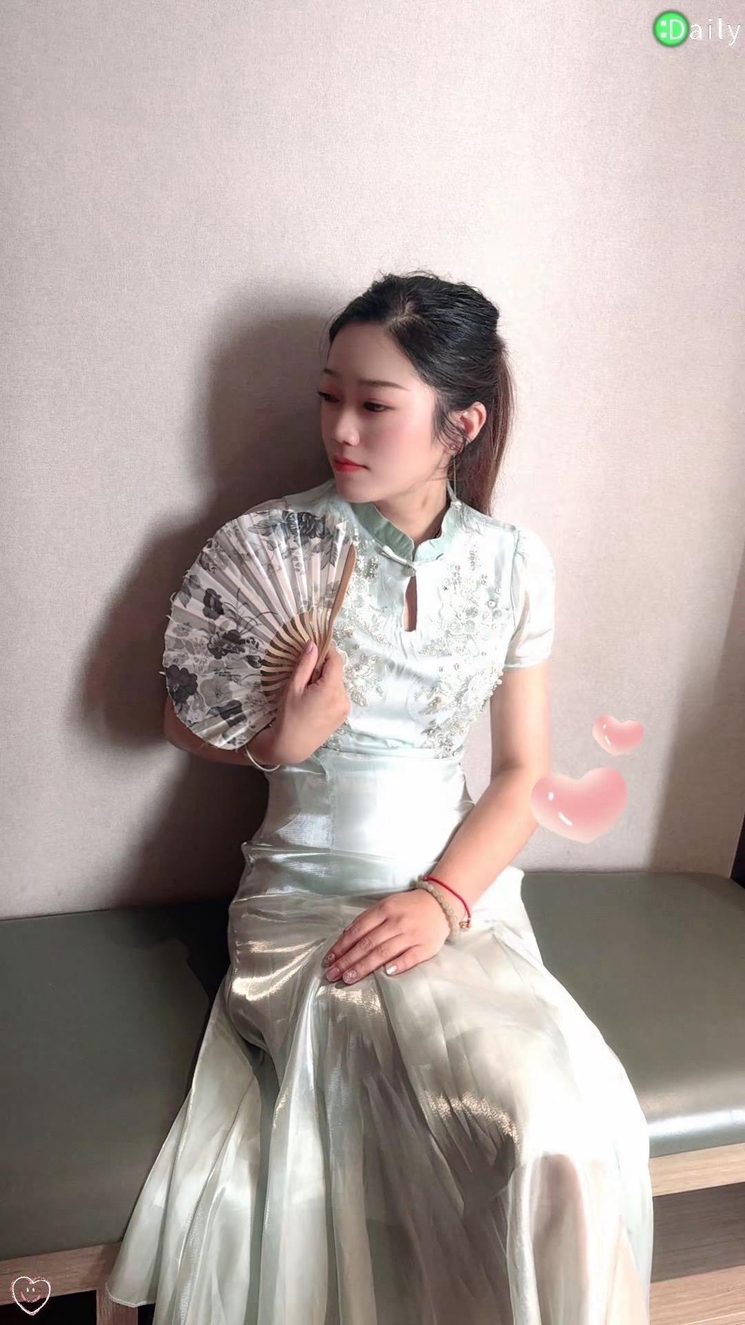 这个世界很坏 每个人都在装 但我信你，白水鉴心，依然勇敢的靠近你🌹