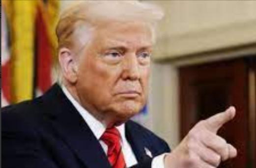 就在刚刚，特朗普对中国下重手，做出一个前所未有挑衅举动。
美国国务院于2025年