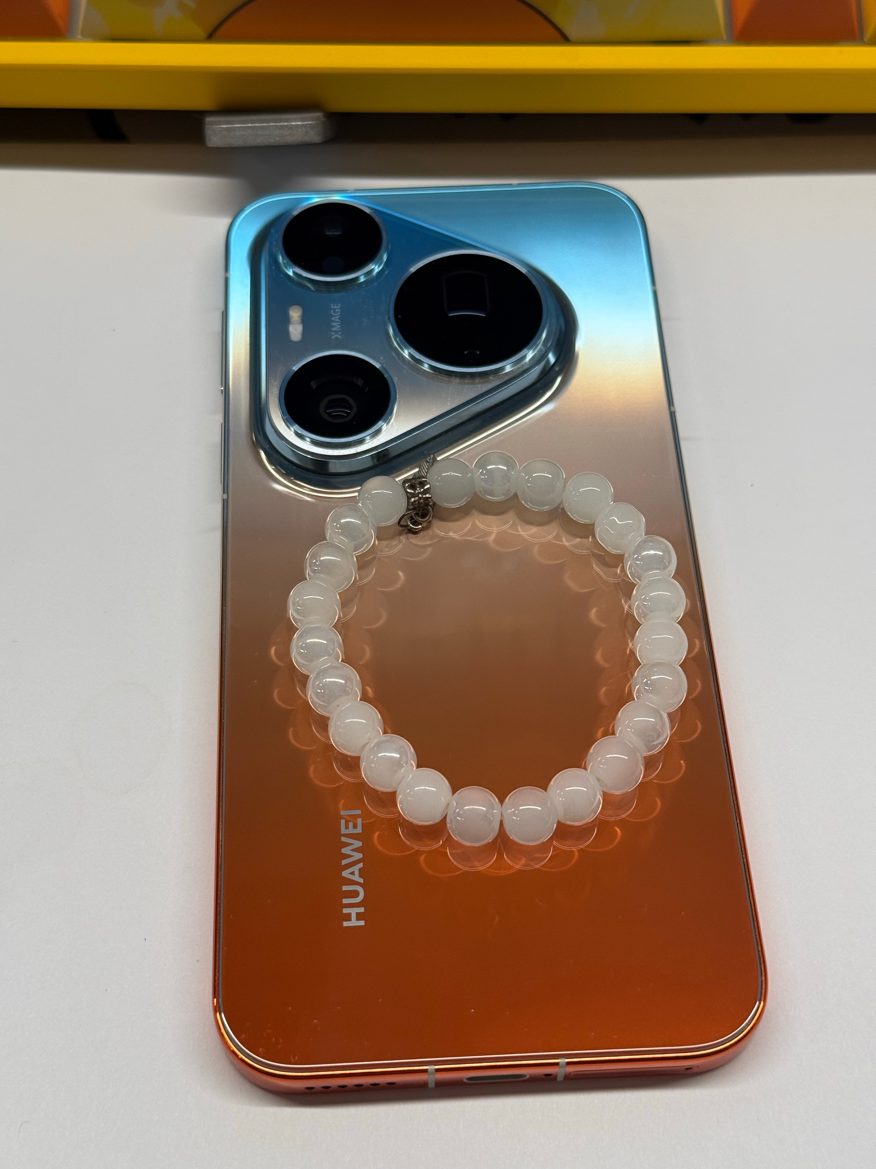 明星水晶手串老爱买各种各样的串串了便宜又好搭配多买几串每天都有不同的OOTD 