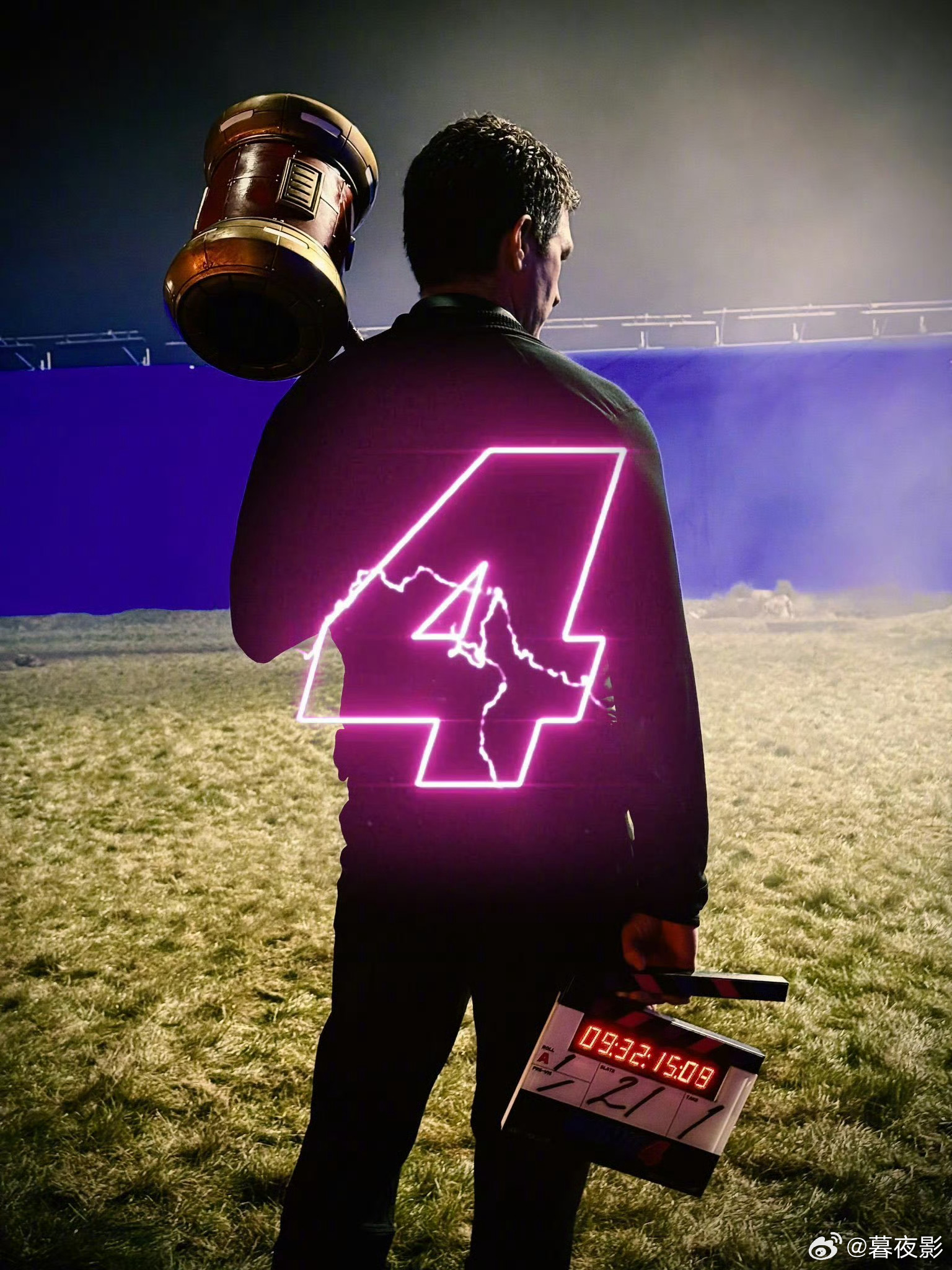 刺猬索尼克4开拍 执导了系列前三部的导演杰夫·福勒在社媒发帖，挥起艾咪·罗斯(克