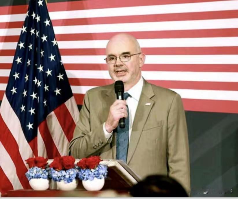 美国在台协会会长谷立言说台湾应该构建无人机蜂巢对抗大陆，随后美国国务院回应说谷立