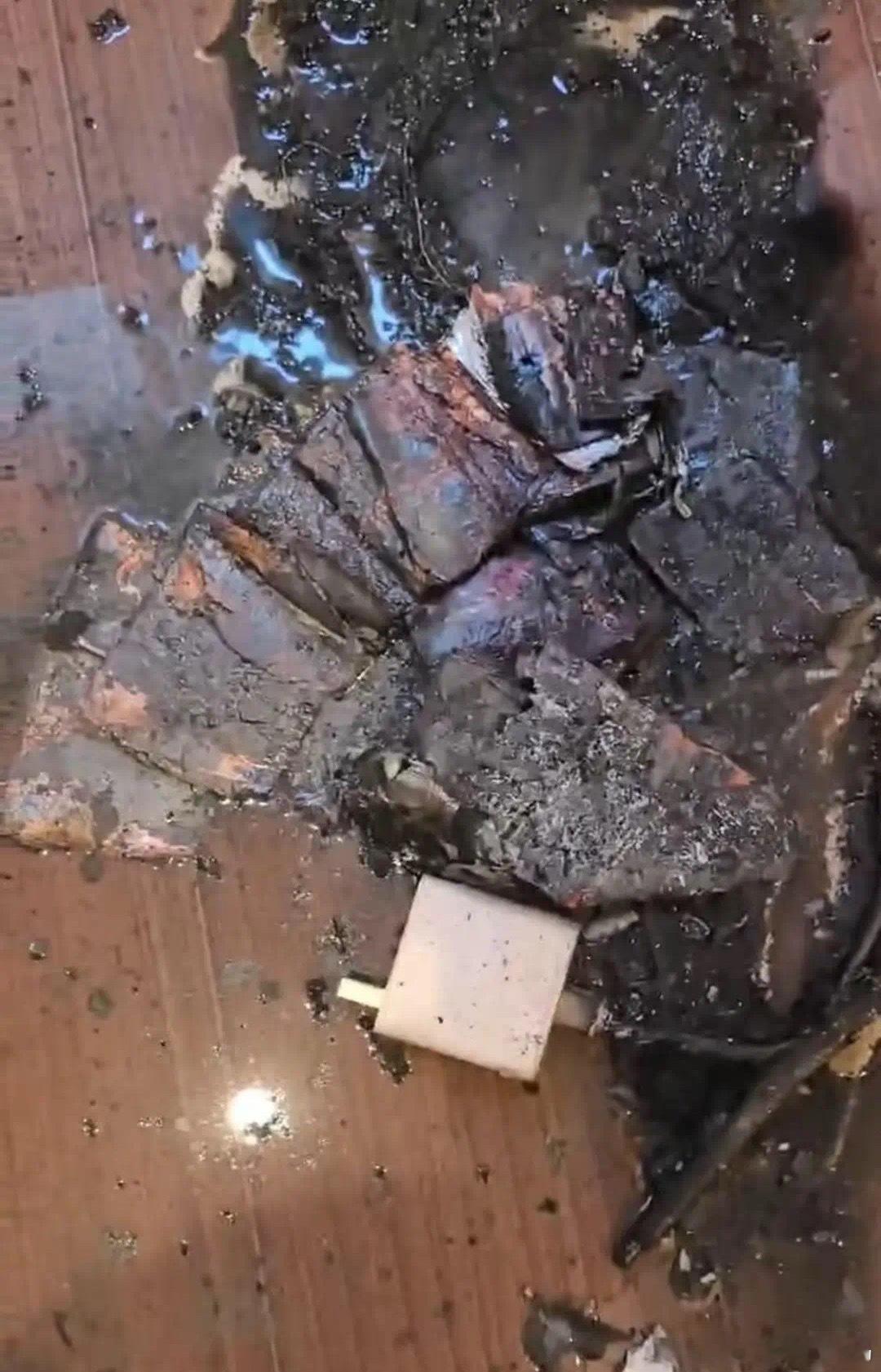 罗马仕充电宝在日本发生爆炸罗马仕最近怎么了这是，前几天刚宣布召回49万台充电宝，