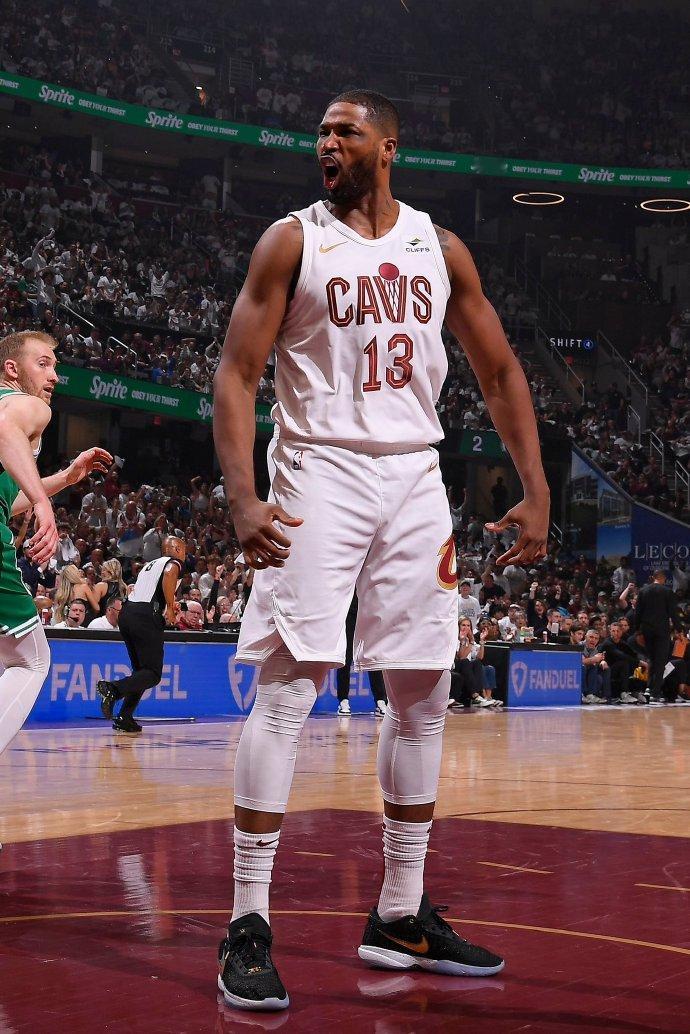 #特里斯坦汤普森##骑士##NBA#特里斯坦-汤普森一年合约重返骑士 ​​​