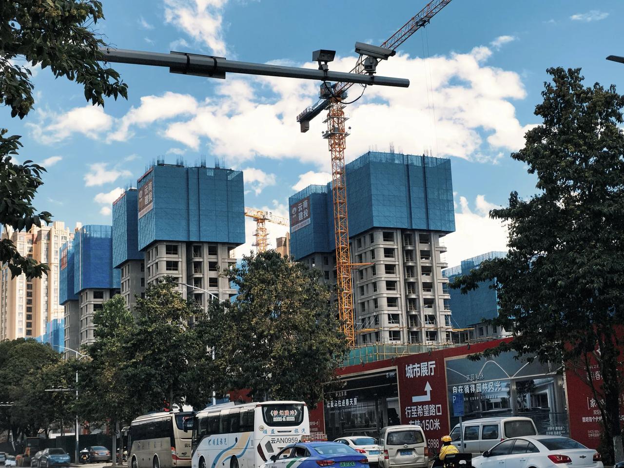 春城昆明的首个台板住宅，台板项目春城恒府（建投的），以前以有，这是新规升级台板楼