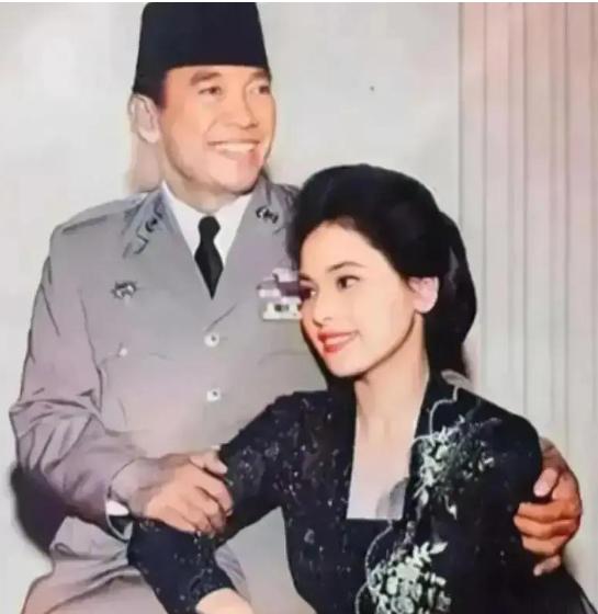 1959年，印尼总统访日，日本人知道他好色，专门为他安排了一名19岁的绝色少女，