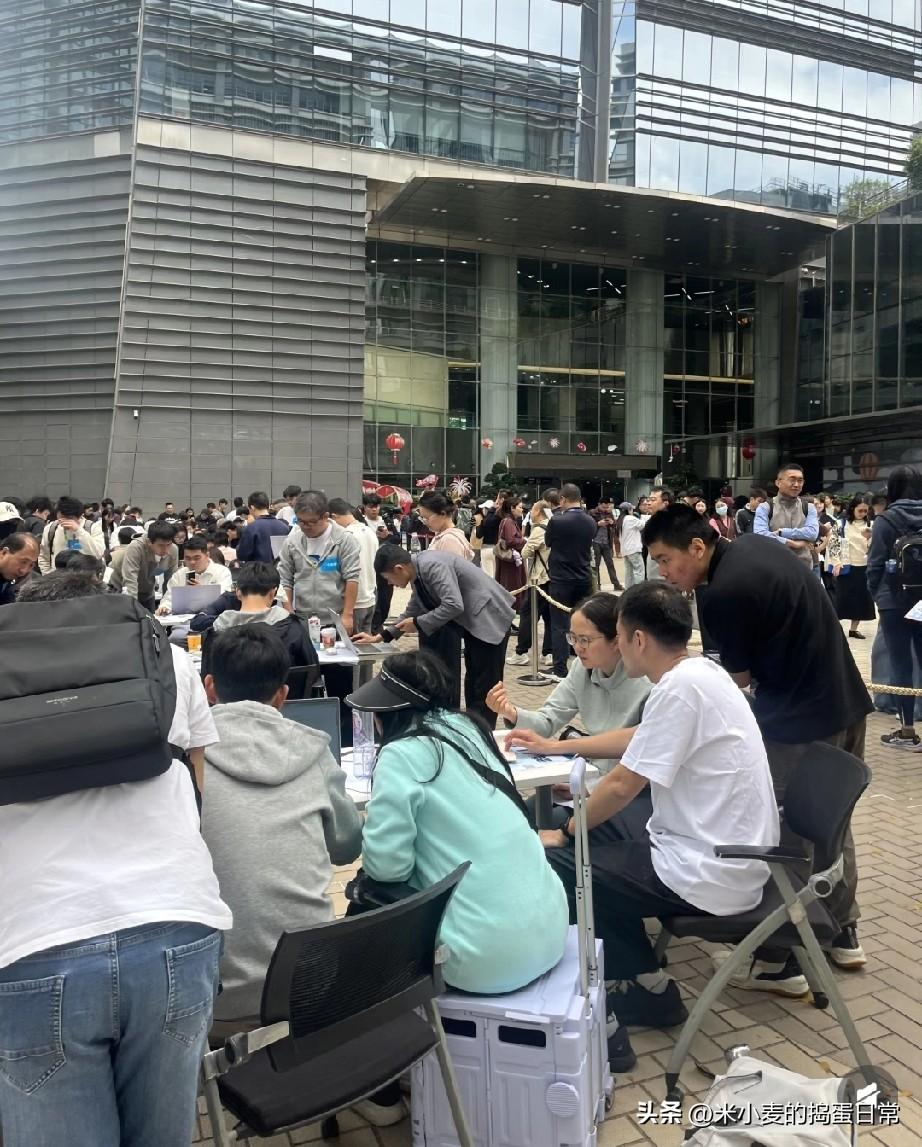 深圳搞钱人疯了！腾讯楼下排起长队，OpenClaw沙龙号秒空
 
今天深圳腾讯楼