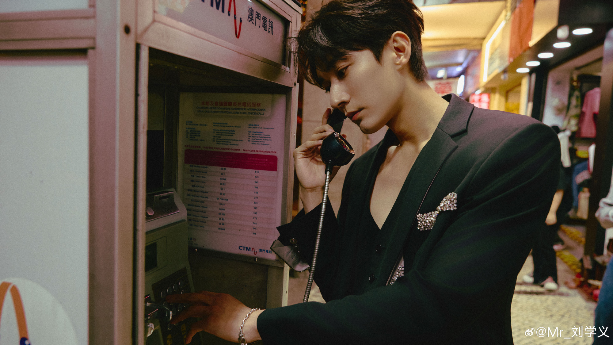 刘学义尖叫之夜出图来了，好有氛围，好有故事感刘学义故事感完成度全靠眼尖叫之夜出图