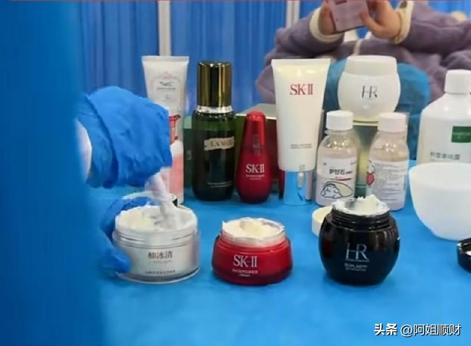 你以为那些美容院真舍得给你用大牌子的护肤品？错了，哪怕你看到那些护肤品的瓶子也不