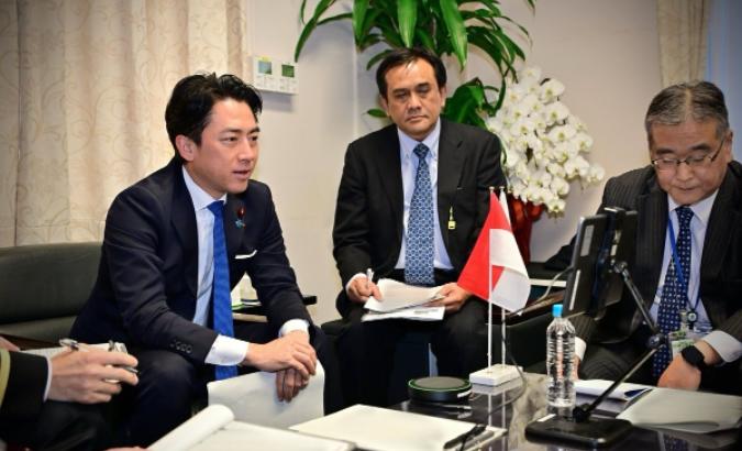 小泉进次郎真是尴尬！在印尼总统普拉博沃刚表示，坚持一个中国原则，台湾是中国的一部