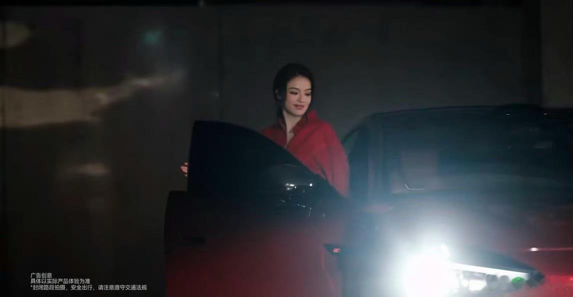 贾樟柯点评舒淇新片看完贾樟柯导演的点评深有感触，短片里道出了行路的真谛，真正的自