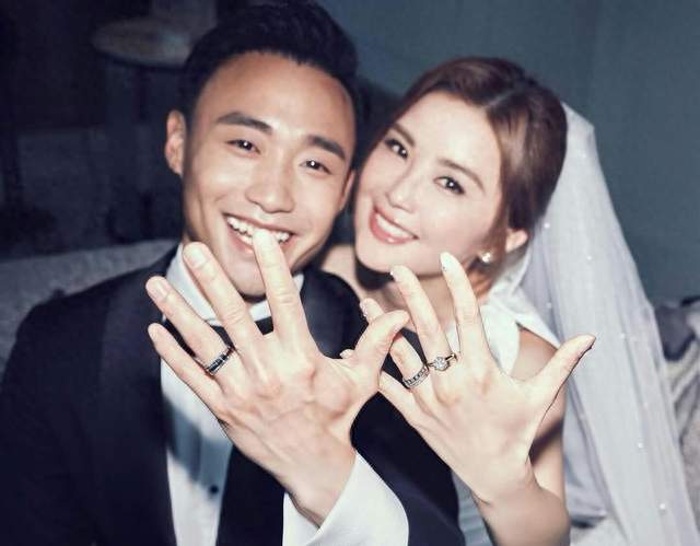 蔡卓妍婚后不到5个月被疑怀孕！小腹微隆身形圆润，本人暂未回应