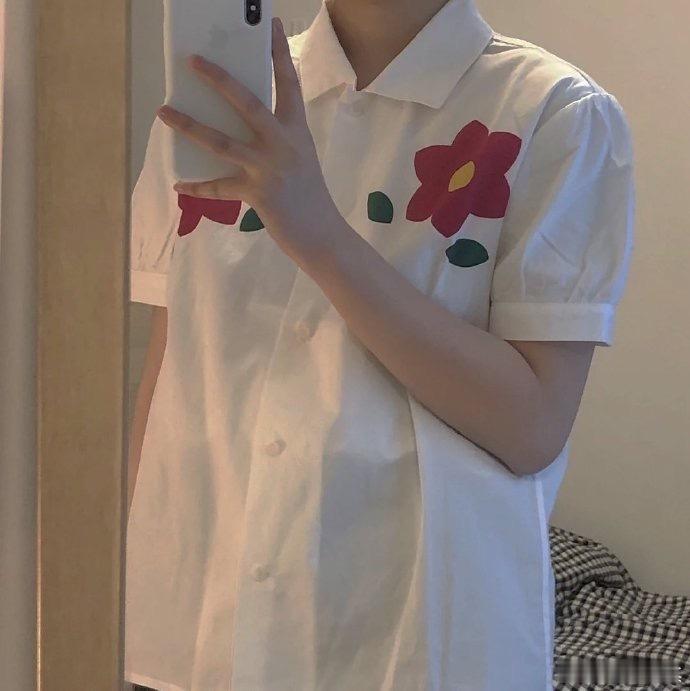 直到现在我依旧觉得自己没有彻底长大 我控制不了自己的情绪 我还是那个受到挫折就想