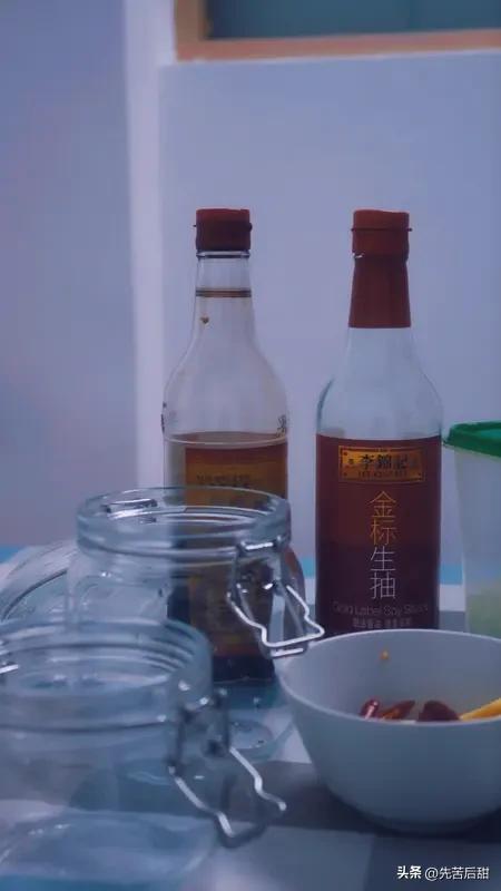 哪是全为了遥不可及的宏大目标啊，无非是一边扛着柴米油盐的踏实，一边攒着点选自己喜