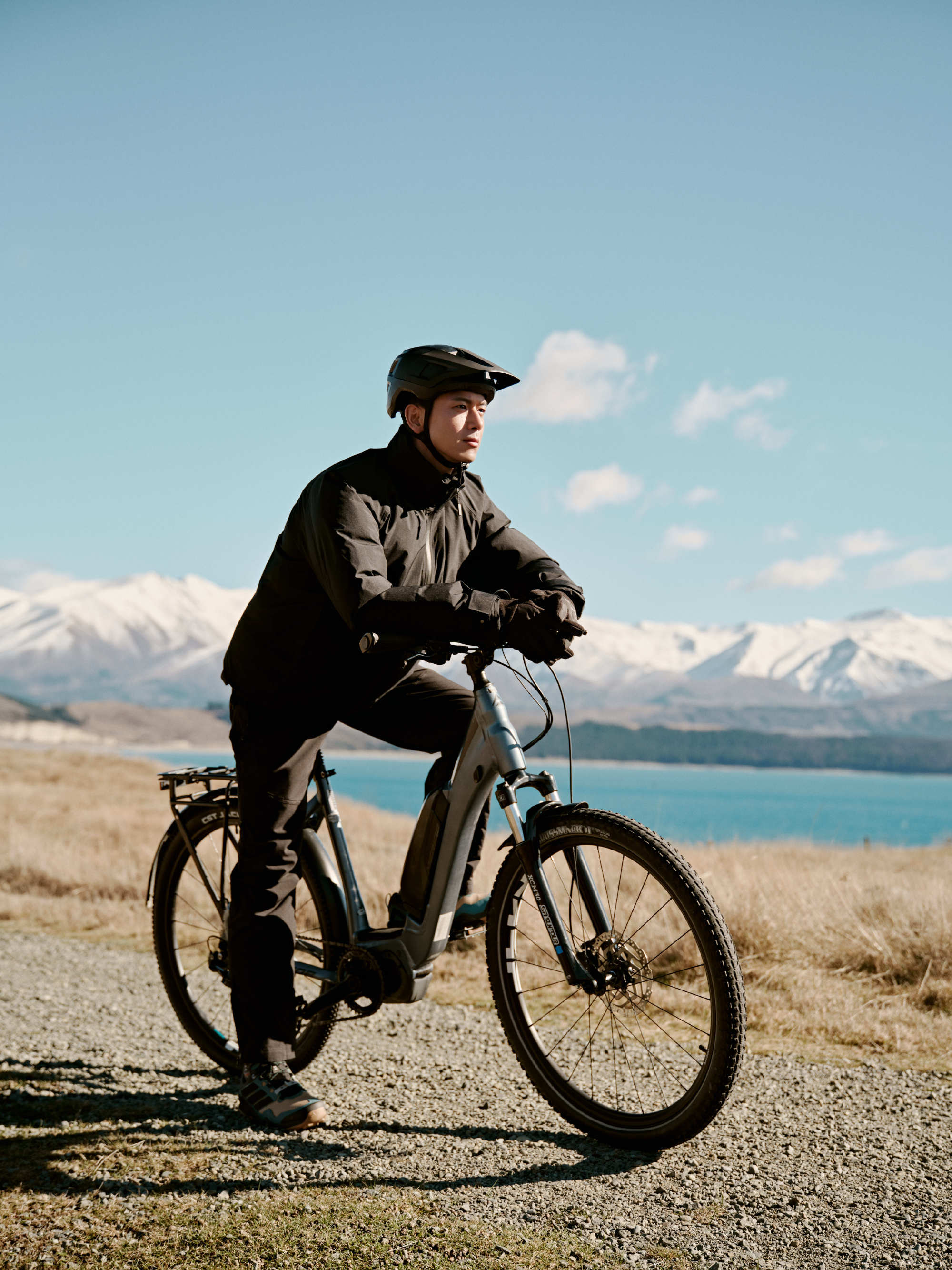 随风自由自在，李现就是这么帅！照片氛围感满满[哇] ​​​