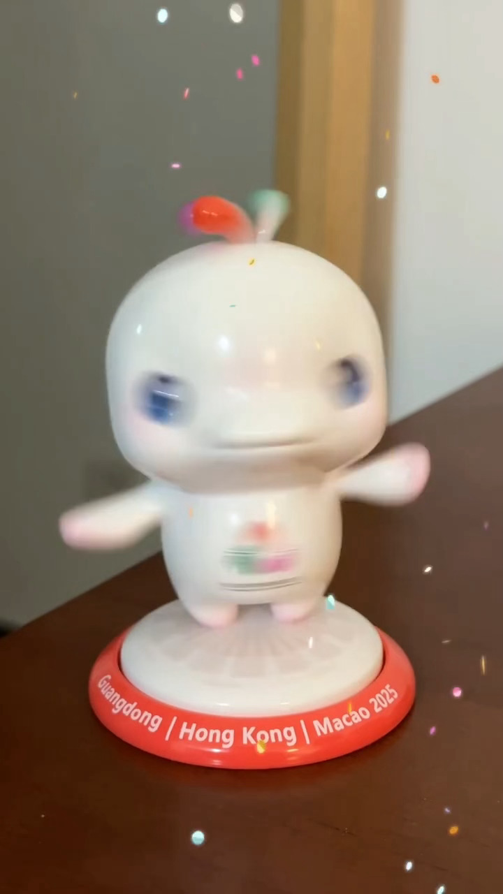 这个大湾鸡周边背后必有高人指点，每个人设计都看得我好心动可以转圈圈的“有转鸡”藏