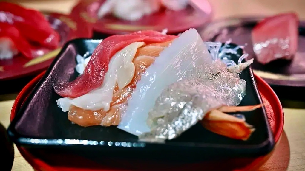#吃下核污染食品后果有多严重#2023年8月23日，日本一连锁寿司店在香港门店售