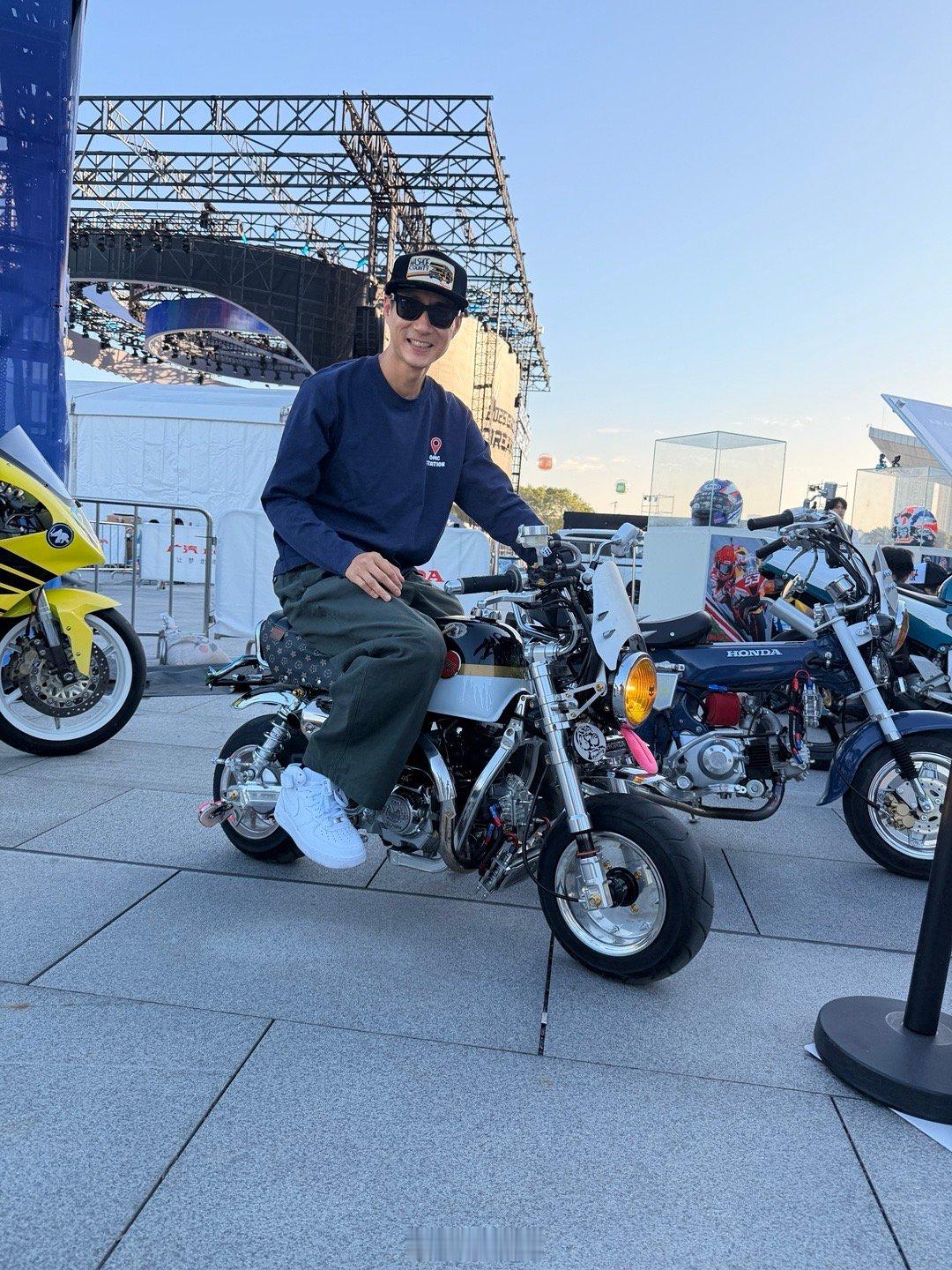 同事说要找个车去参加贵州村GT，这比赛好玩吗？ 大家觉得要不要去？要开啥车去贴题