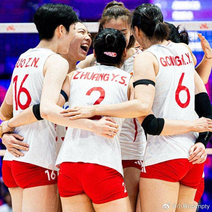 五局鏖战！中国女排3-2逆转美国女排，挺进世联赛四强
 
惊心动魄的对决上演！世