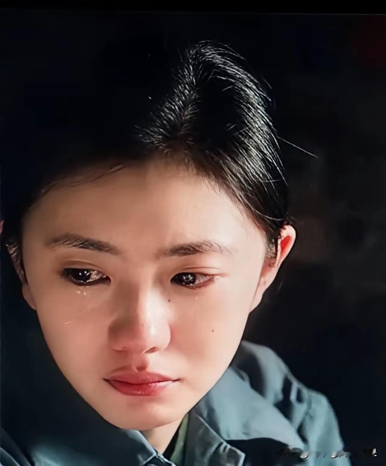 泪目了！吉林，一位爷爷去世，直到"头七"这天孙女才意外发现，爷爷竟在床垫下给她留