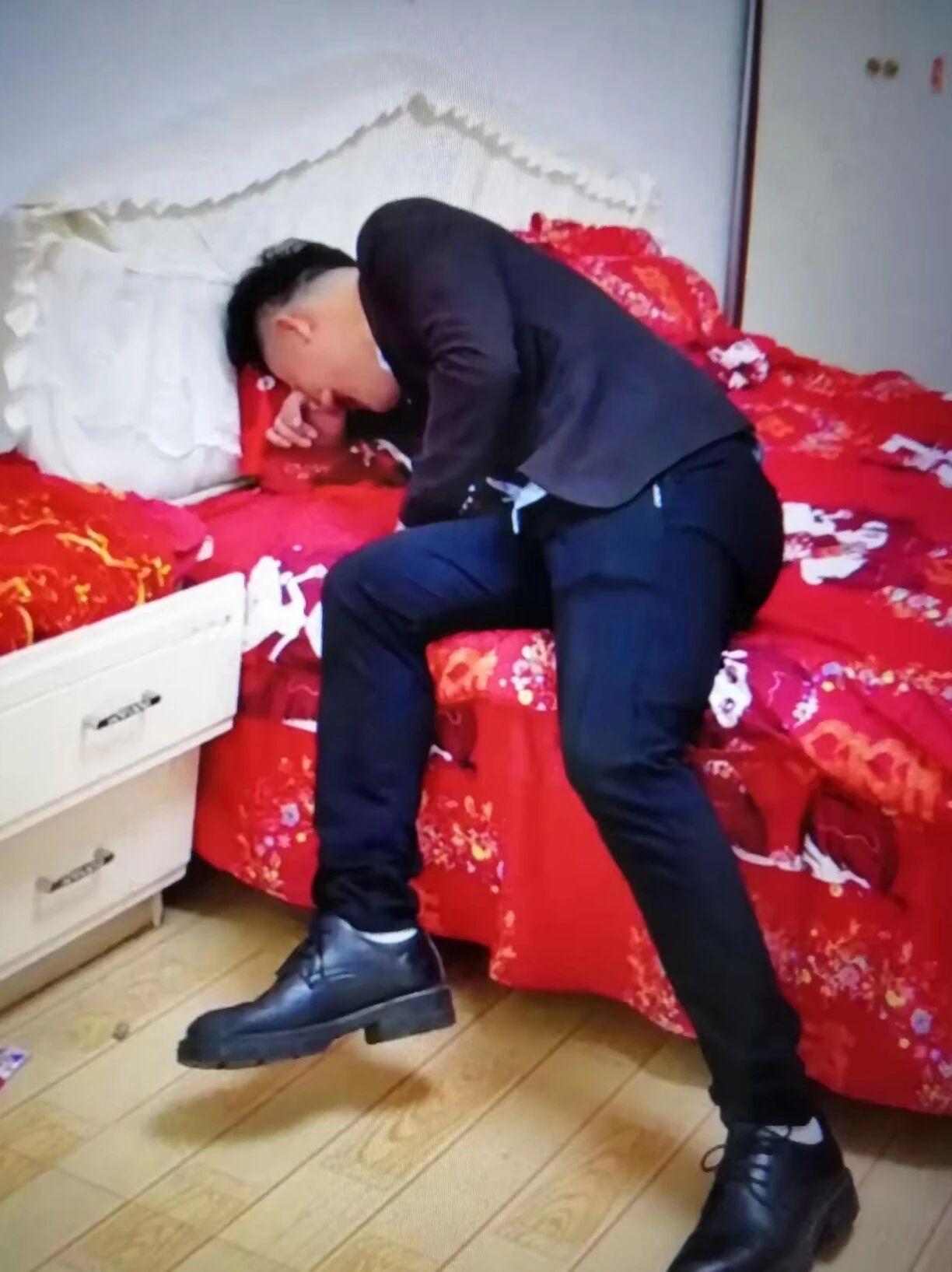 崩溃大哭！男子结婚头一天被退婚：不加10万彩礼钱，别想娶我闺女