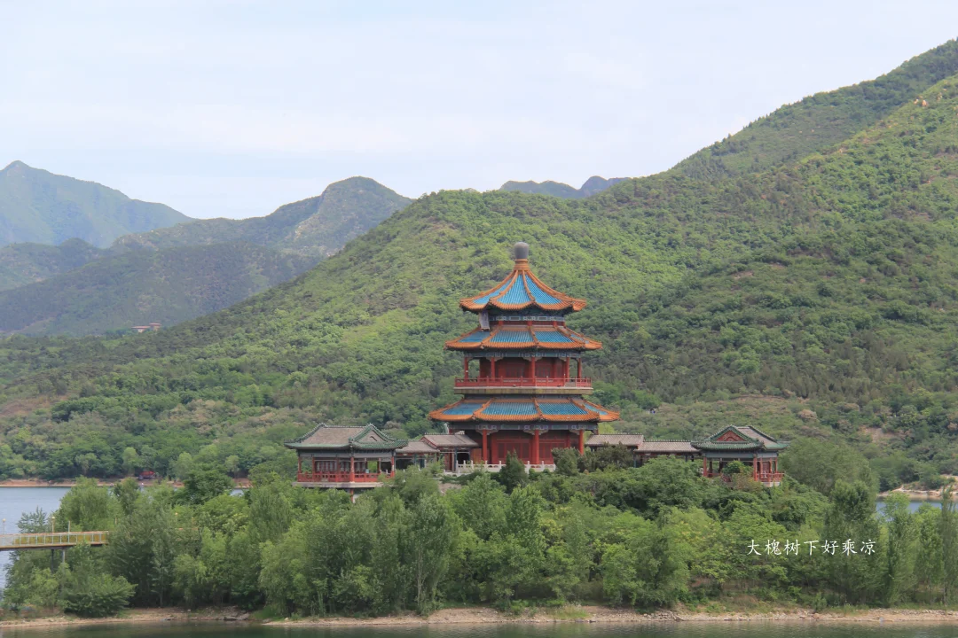 十三陵发现：明朝嘉靖年间圣迹亭的丹陛石