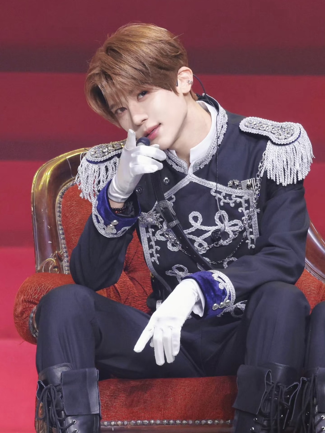 巅峰时期的郑在玹也没达到现在吴是温的颜值高度吧？ 