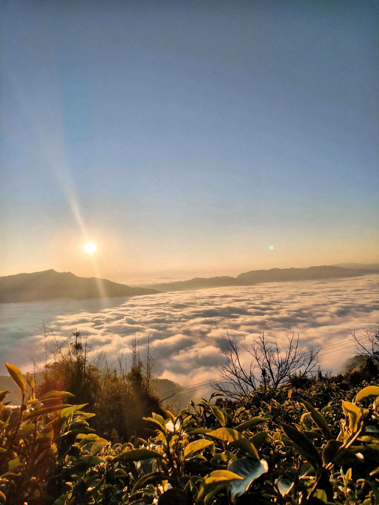 记录我的2026 云海日出，晨曦中的山峦如梦如幻。为了观察到邦东云海日出美境，天