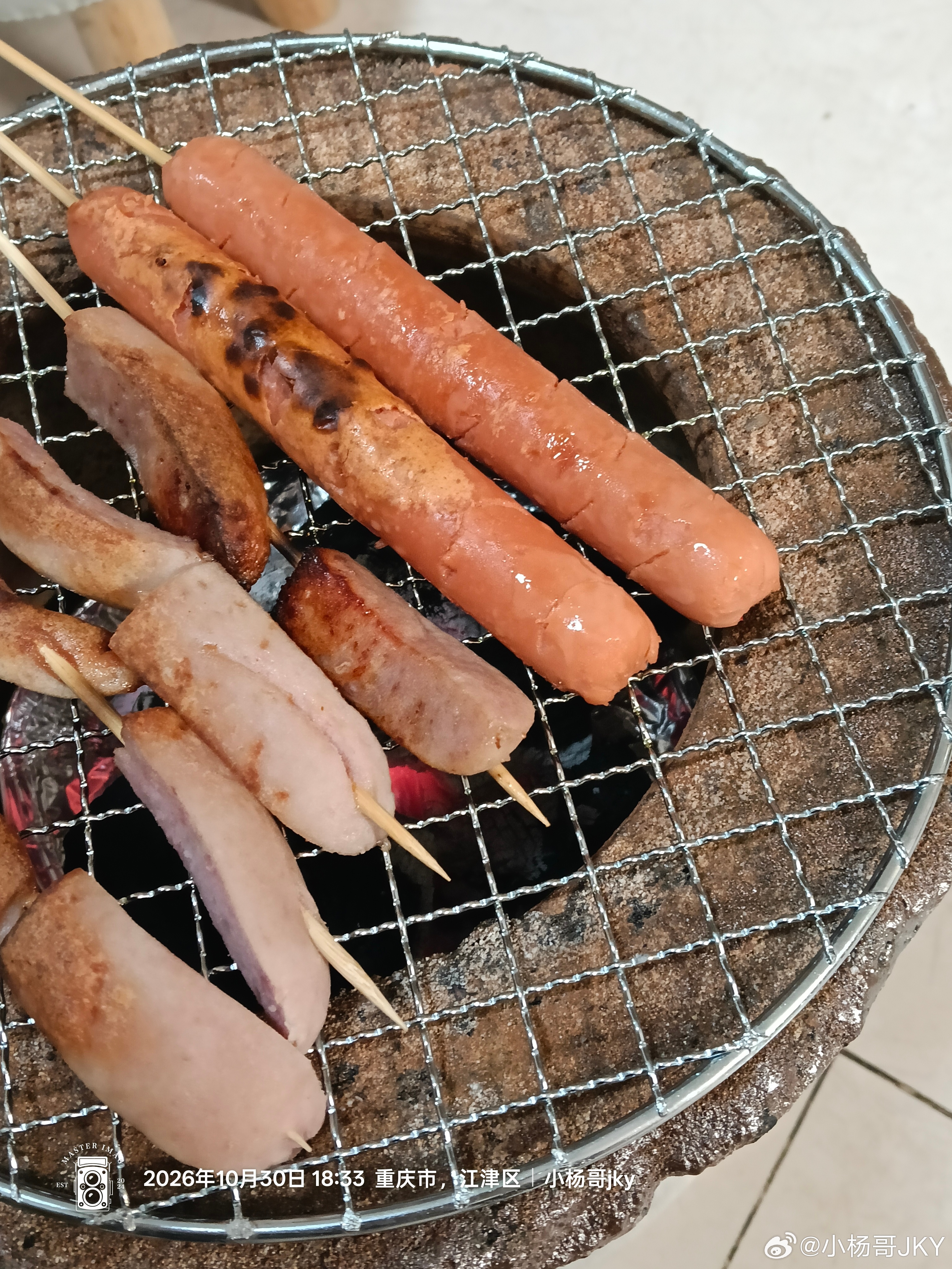 美食博主小杨哥 病号要求吃烧烤空气炸锅的不要五举村土窑厂买的匣钵正式转岗成烤炉在